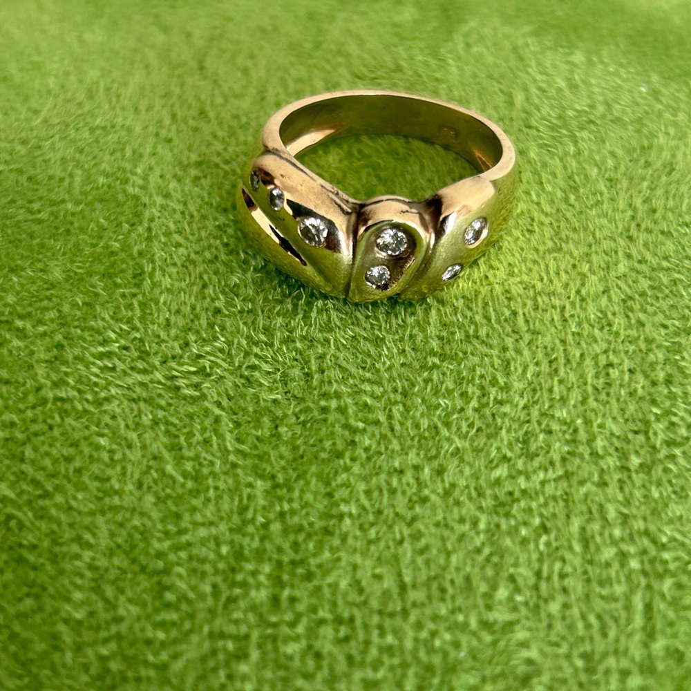 14K Gold & Diamond Ring